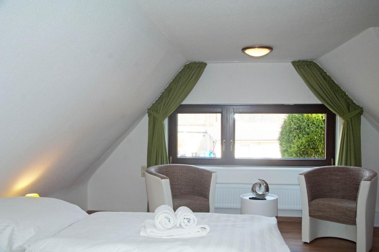Wg Bernstein - Reetdachhaus - Ruhe Und Seeblick Sellin  Buitenkant foto