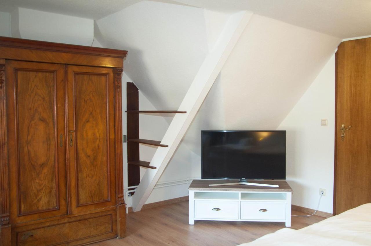 Wg Bernstein - Reetdachhaus - Ruhe Und Seeblick Sellin  Buitenkant foto
