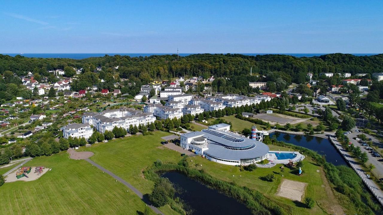 Wg Bernstein - Reetdachhaus - Ruhe Und Seeblick Sellin  Buitenkant foto